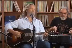 Watch: Jeff Bridges Covers Bob Dylan’s “The Man In Me”