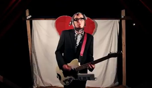 Video Premiere: Kyle Andrews, “Heart U 4 Ever”