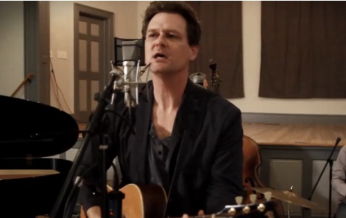 Video Premiere: Tom Maxwell & The Minor Drag, “Jacob Marley”