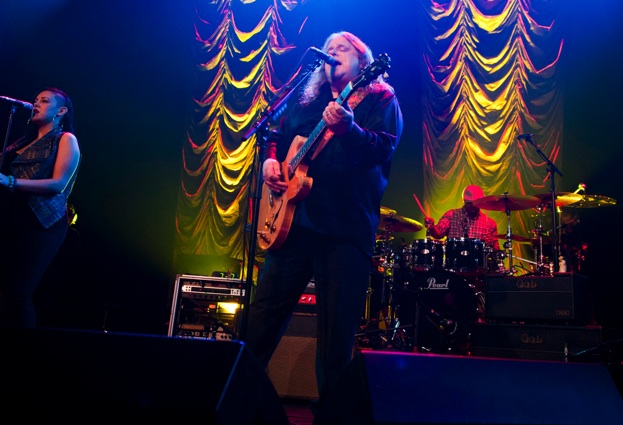 Video Premiere: Warren Haynes, “River’s Gonna Rise”