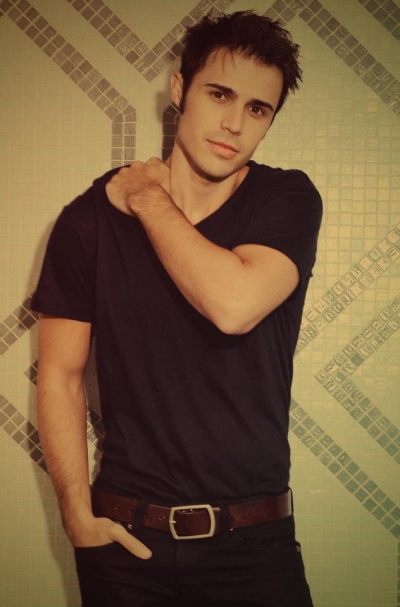 Kris Allen Gets Free