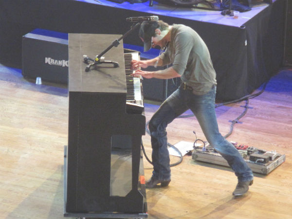 Eric Church Cuts Live Album In Chattanooga