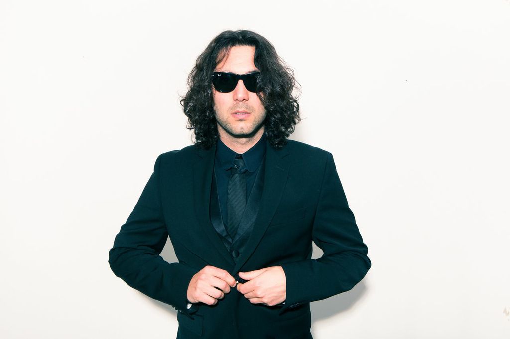 Song Premiere: Ron Pope, “Lick My Wounds”