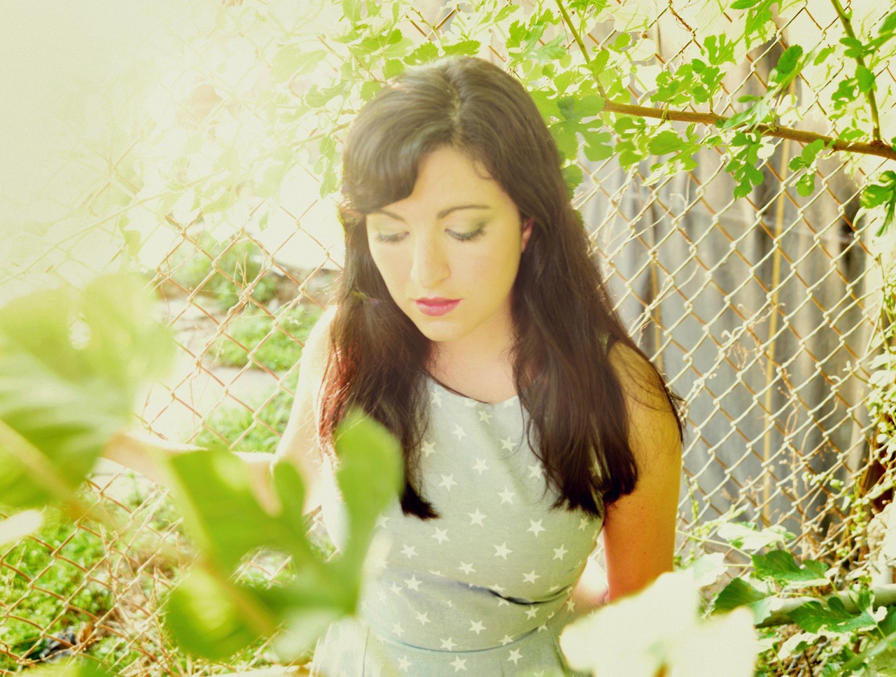 Song Premiere: Gina Cimmelli, “Clementine”