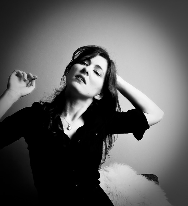 Watch Ruth Moody Cover Bruce Springsteen’s “Dancing in the Dark”