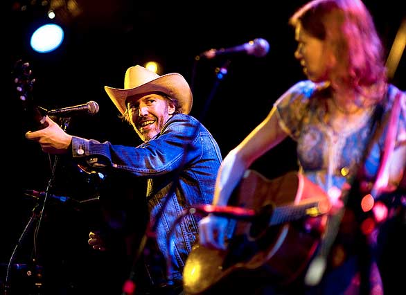 Dave Rawlings Machine Cover Led Zeppelin’s “Going To California”