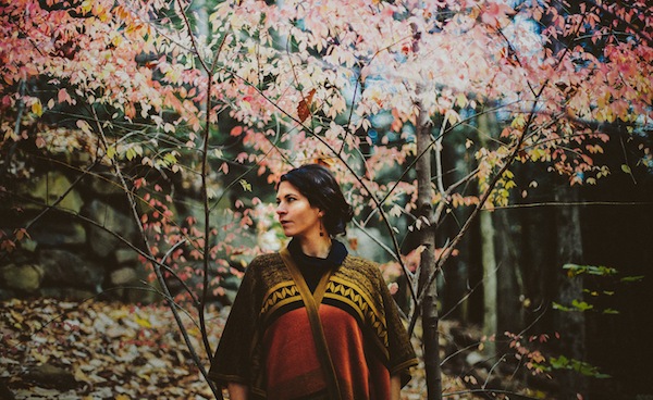 Song Premiere: Kris Delmhorst, “Blood Test”