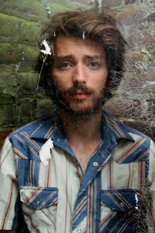 Song Premiere: Jonah Tolchin, “21st Century Girl”