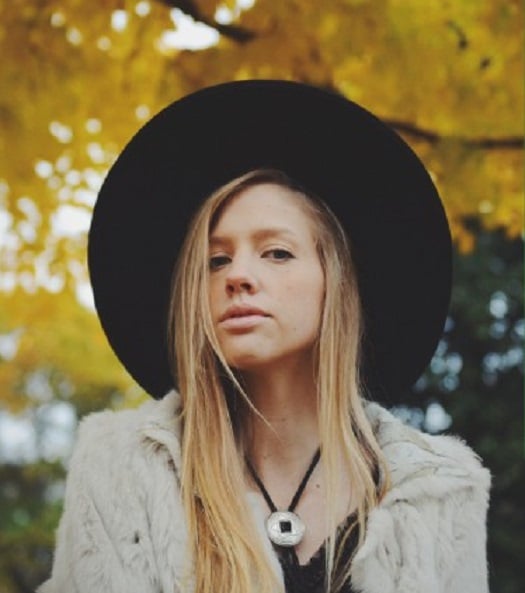 Song Premiere: Heidi Feek, “Trail Pop”