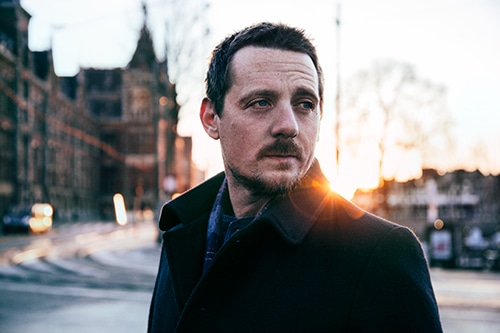 Sturgill Simpson Makes ‘SNL’ Debut with Fiery Performances