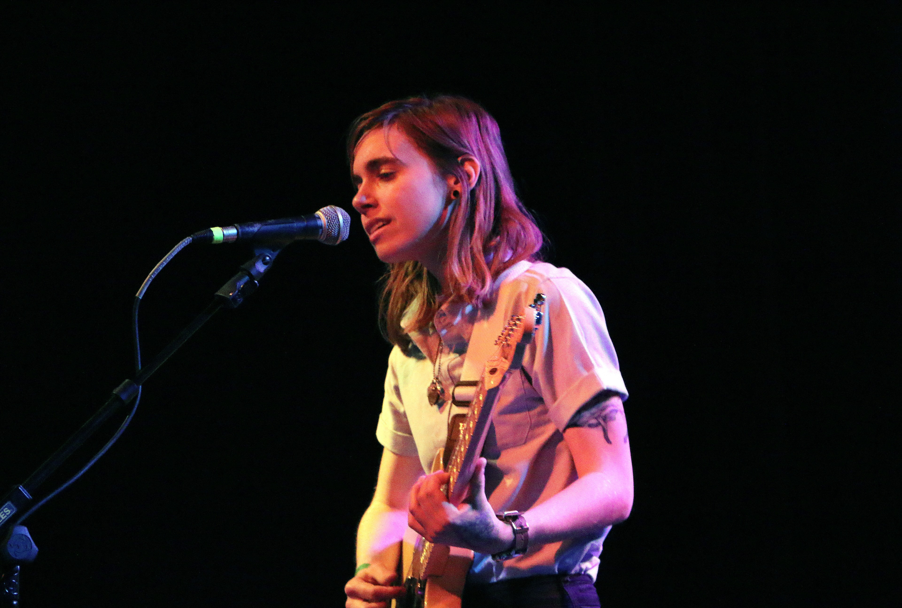 Julien Baker Brings Sprained Ankle to Nashville