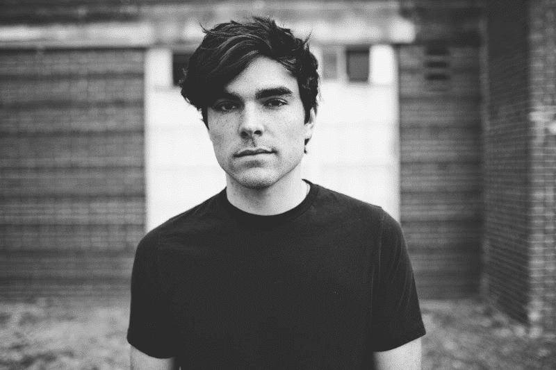 Song Premiere: Jake Etheridge, “Summer Storms”