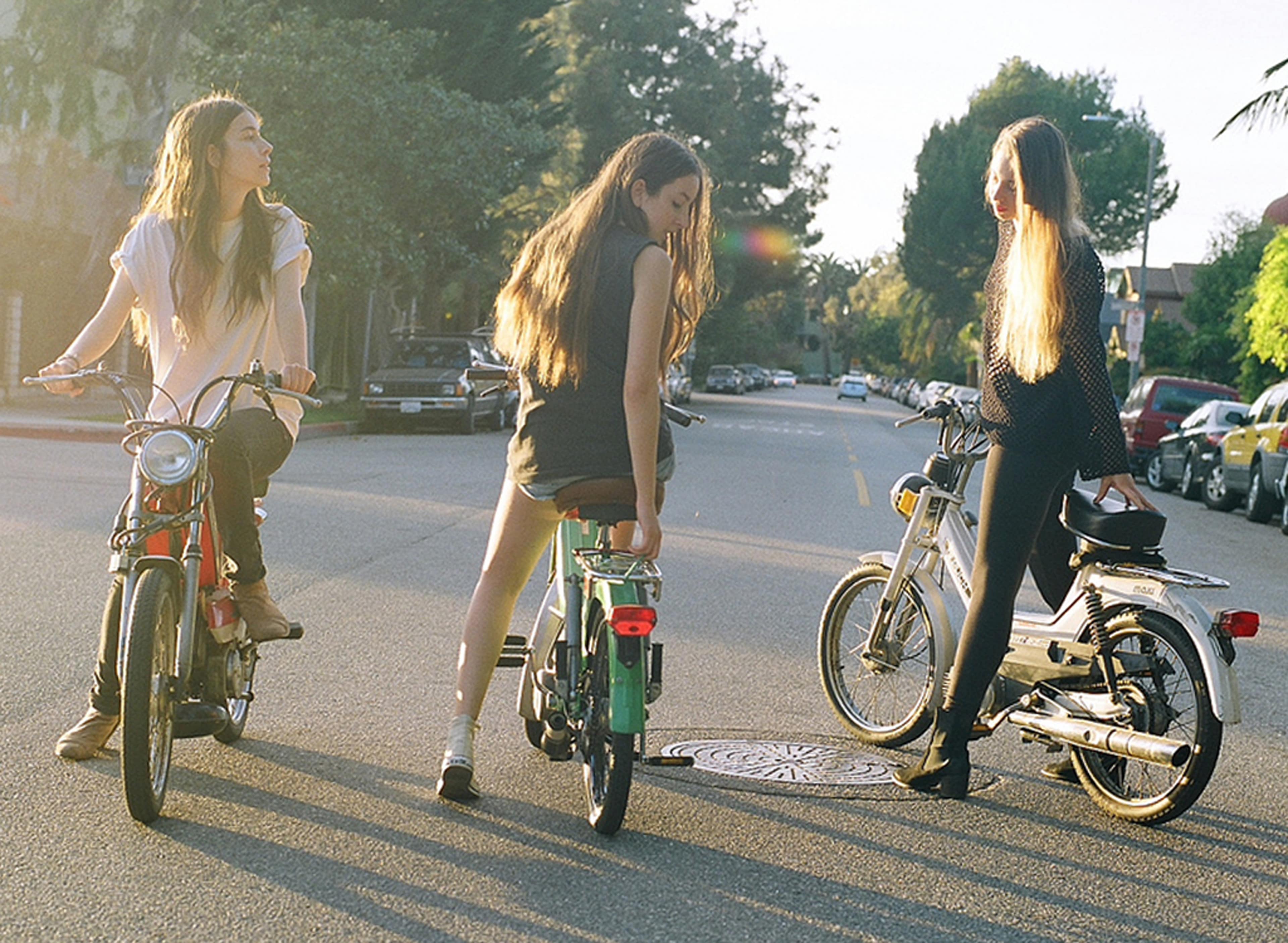 Haim Tease New Music In Latest Video Clip