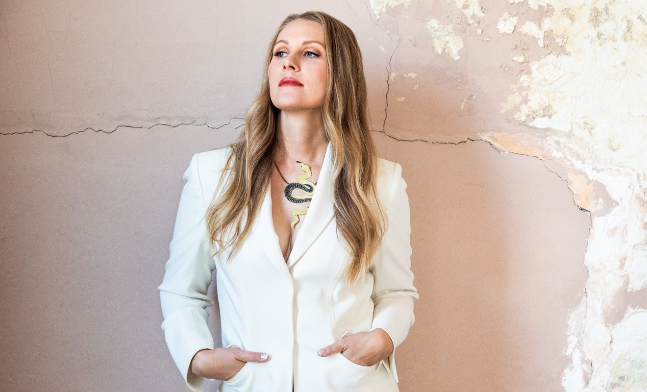 Nora Jane Struthers Uses Roadhouse Flair in Reflective “Slow Climb”