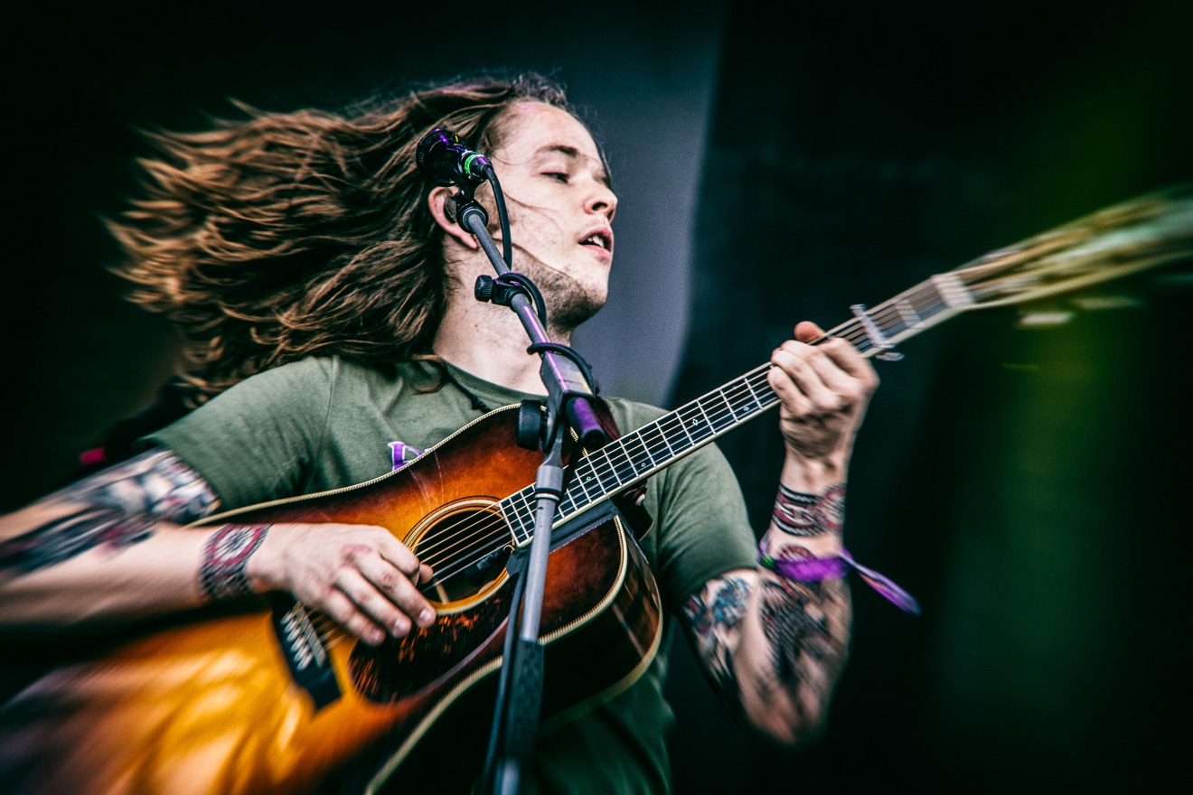 Billy Strings Premieres “Enough to Leave” Video, Announces Jason Isbell Tour Dates
