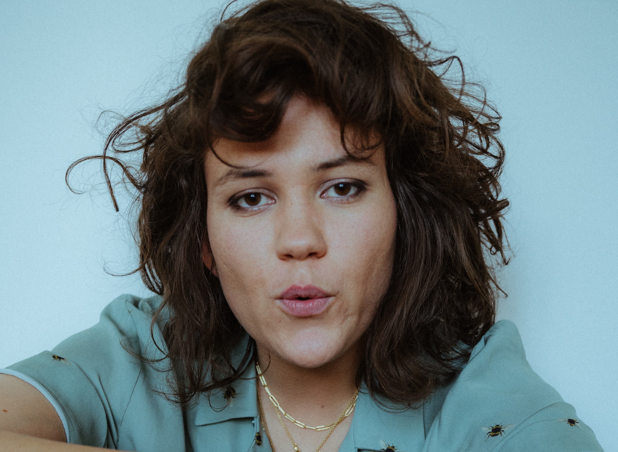 Fay Wildhagen Reinterprets Her Music, Life on ‘Leave Me to the Moon’