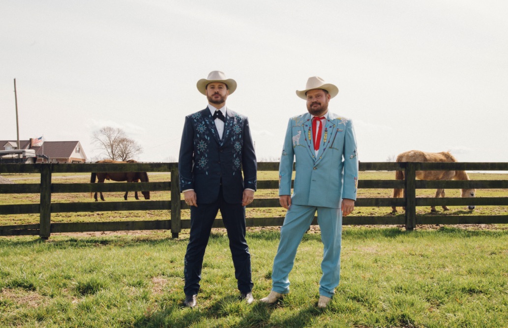 Randy Rogers & Wade Bowen Talk Through Their Next Chapter, ‘Hold My Beer, Vol. 2’