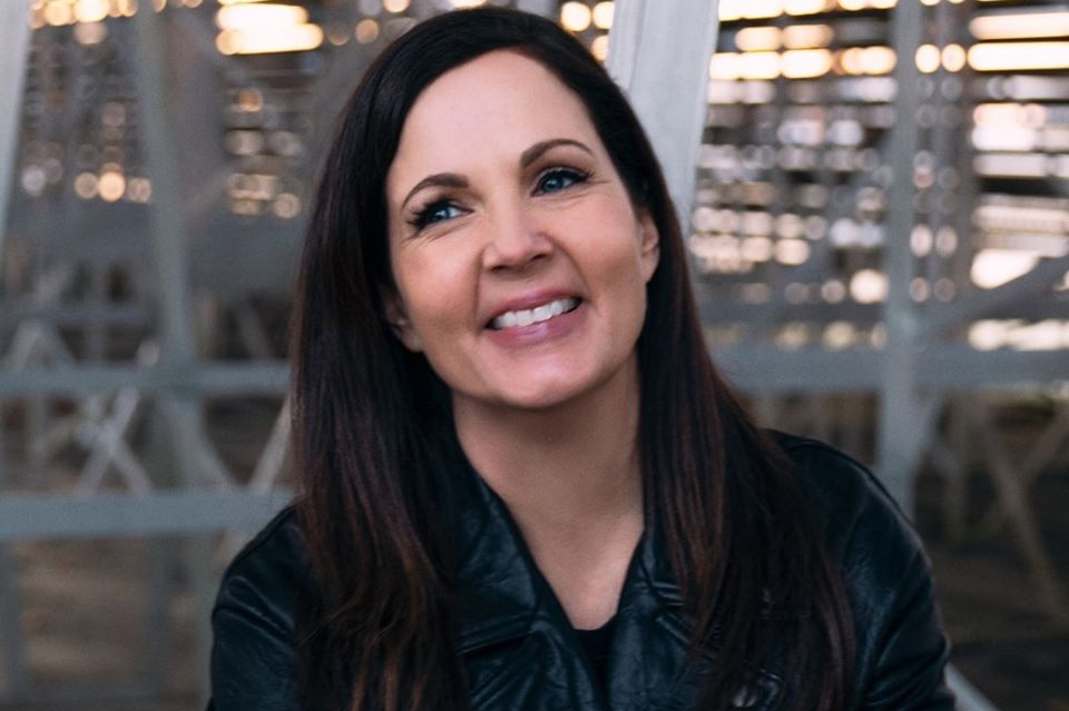 Lori McKenna Wants Graduates To Feel Awe With New Track