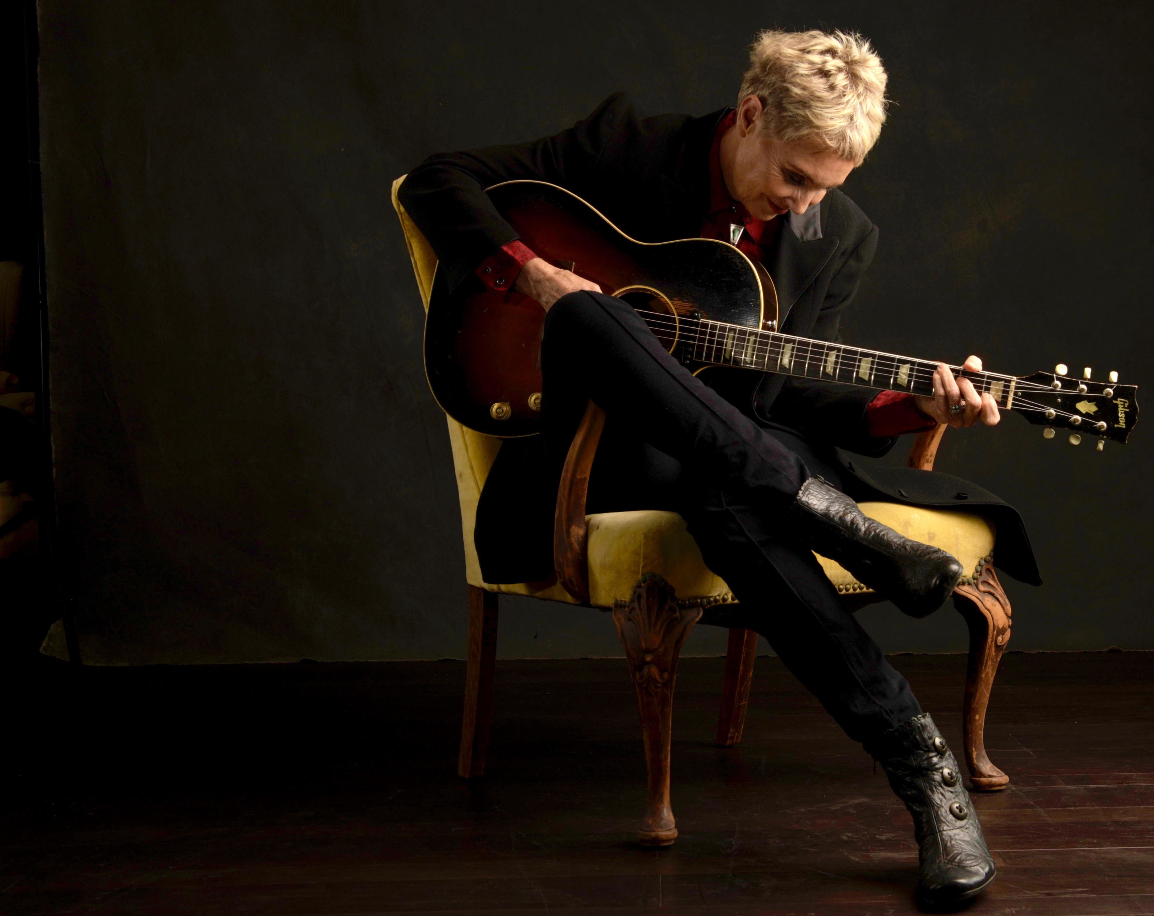 Eliza Gilkyson Calls for Unity on “Peace in Our Hearts”