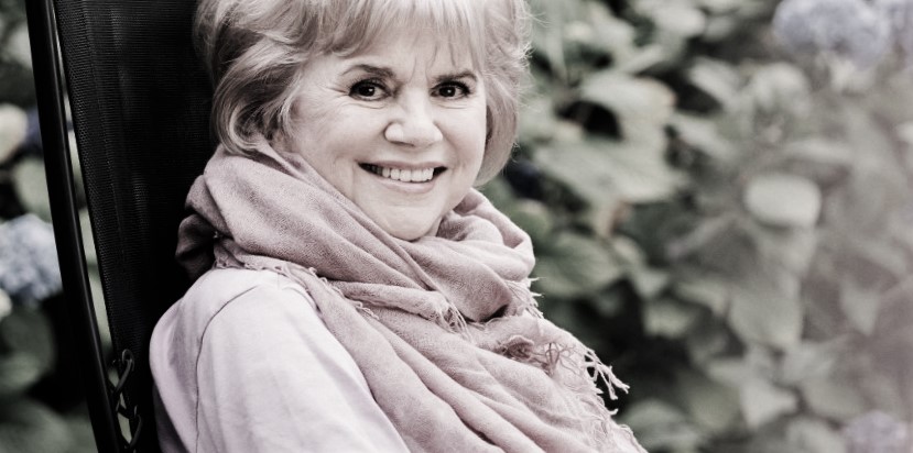 Linda Ronstadt to be Awarded the Hispanic Heritage Legend Award