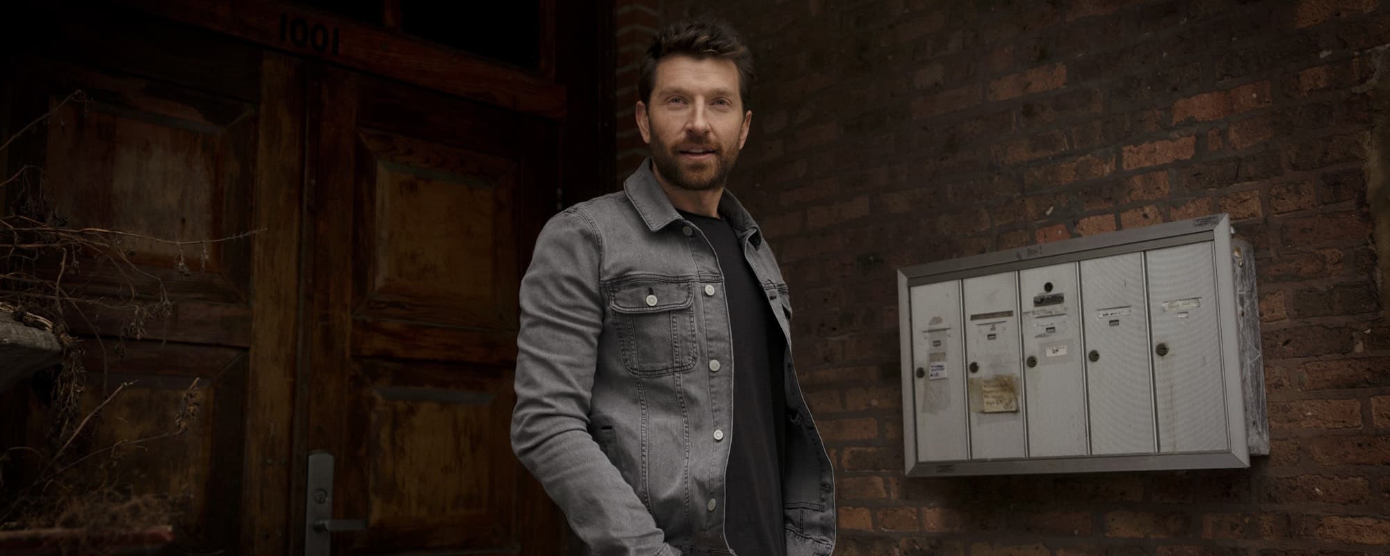 Brett Eldredge Makes a Conscious Decision to Have a “Good Day”