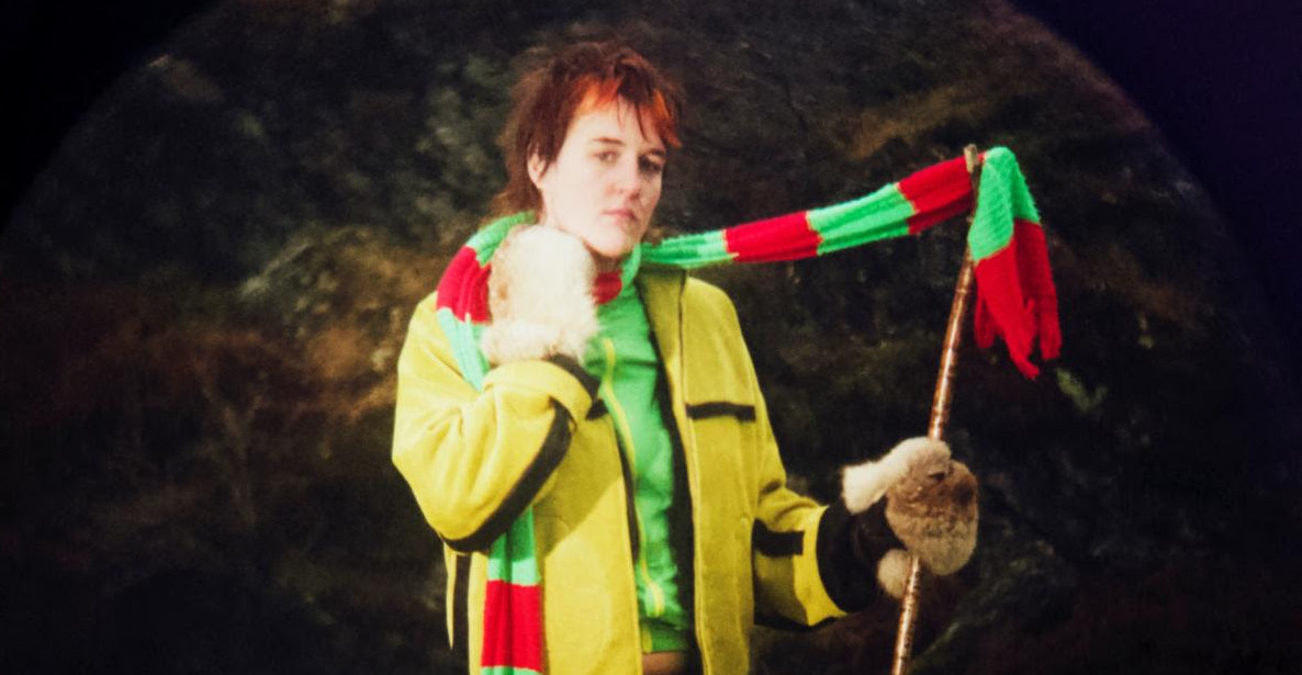 Tiberius b Signed to Mark Ronson’s Label, Release “No Smoke” Off Debut EP ‘Stains’