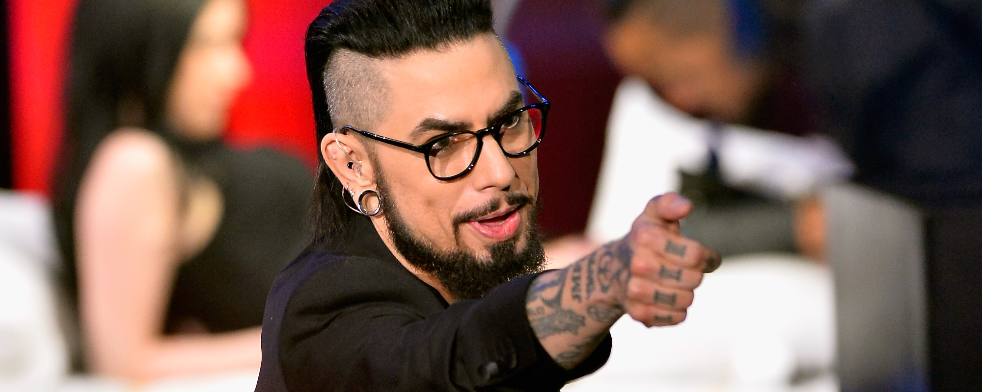 Dave Navarro Talks Hendrix, Led Zeppelin, and His Six-String