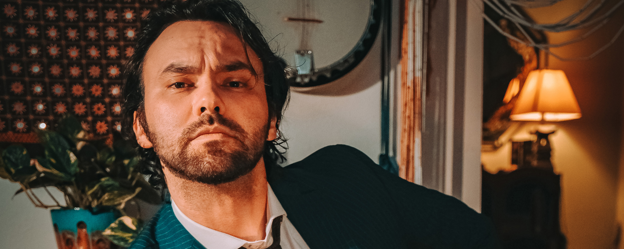 Shakey Graves Celebrates 10th Anniversary of ‘Roll the Bones’