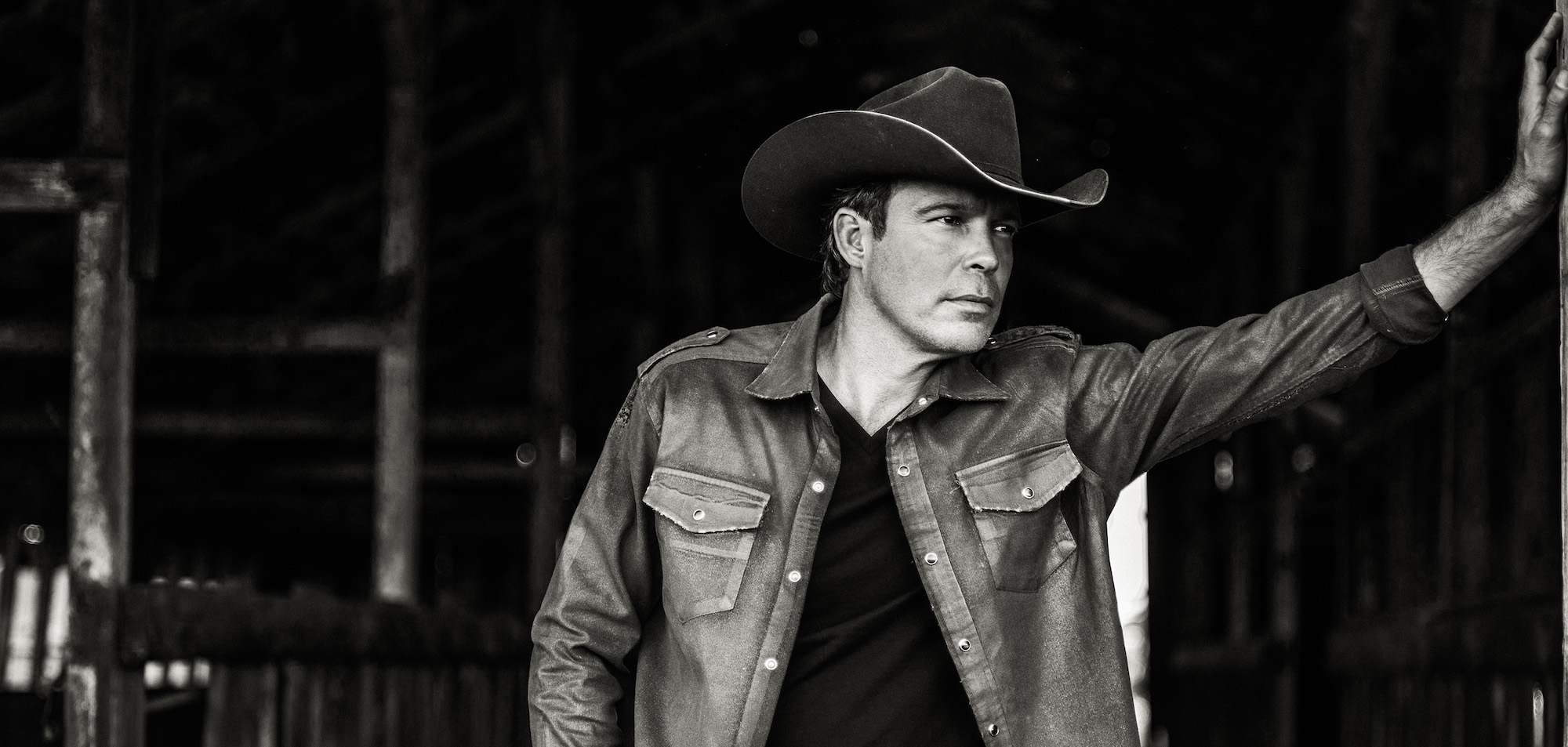 Clay Walker Comes Back Home on “Texas to Tennessee”