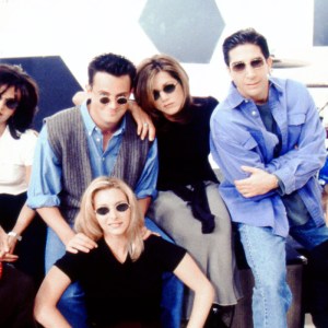 The Rembrandts performs the official music video for the 'Friends' theme song "I'll Be There For You" with the cast in New York City.