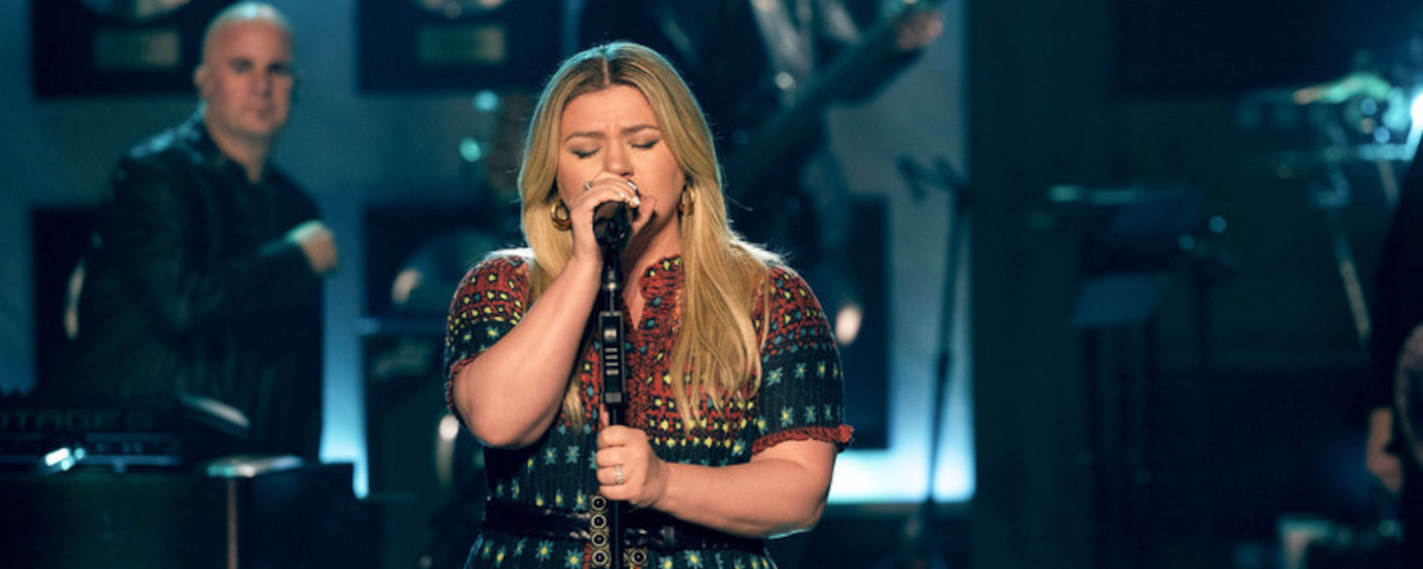 Kelly Clarkson Covers Smashing Pumpkins, Death Cab for Cutie and More on Latest ‘Kellyoke’