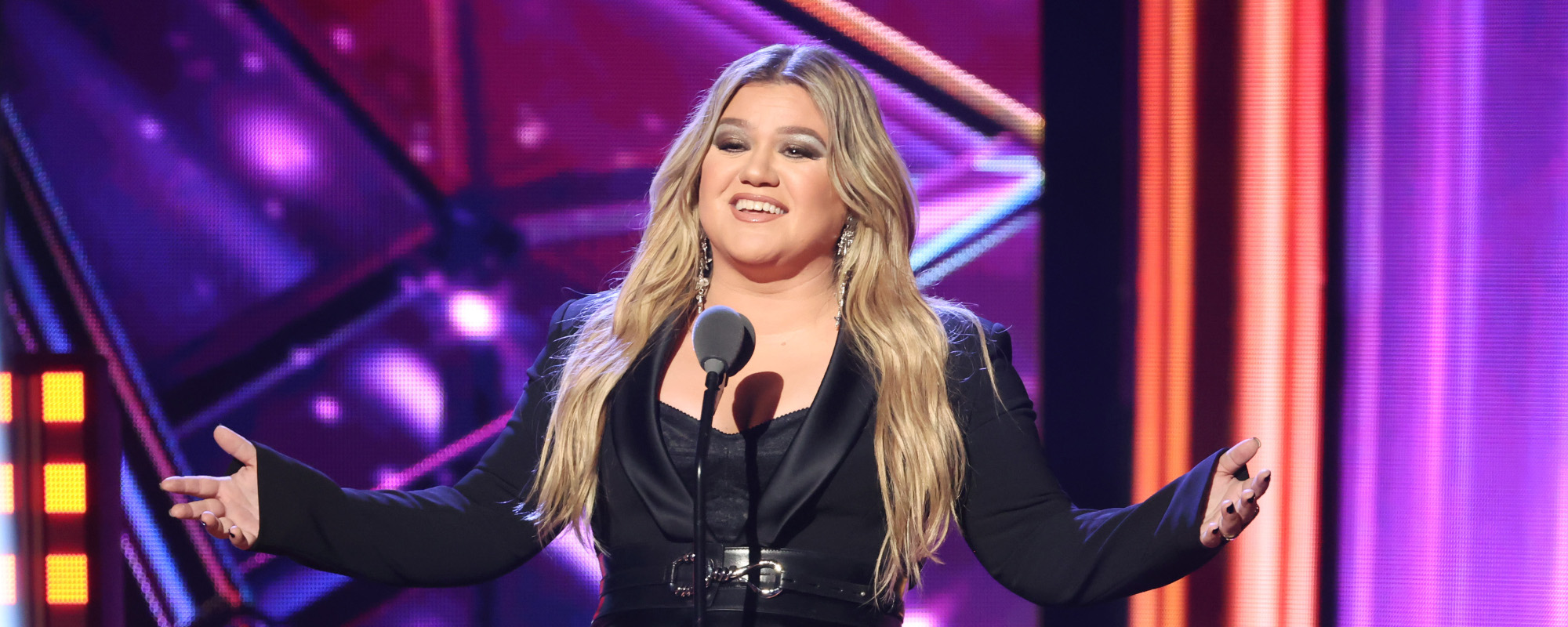 Kelly Clarkson Praises Mariah Carey’s Songwriting