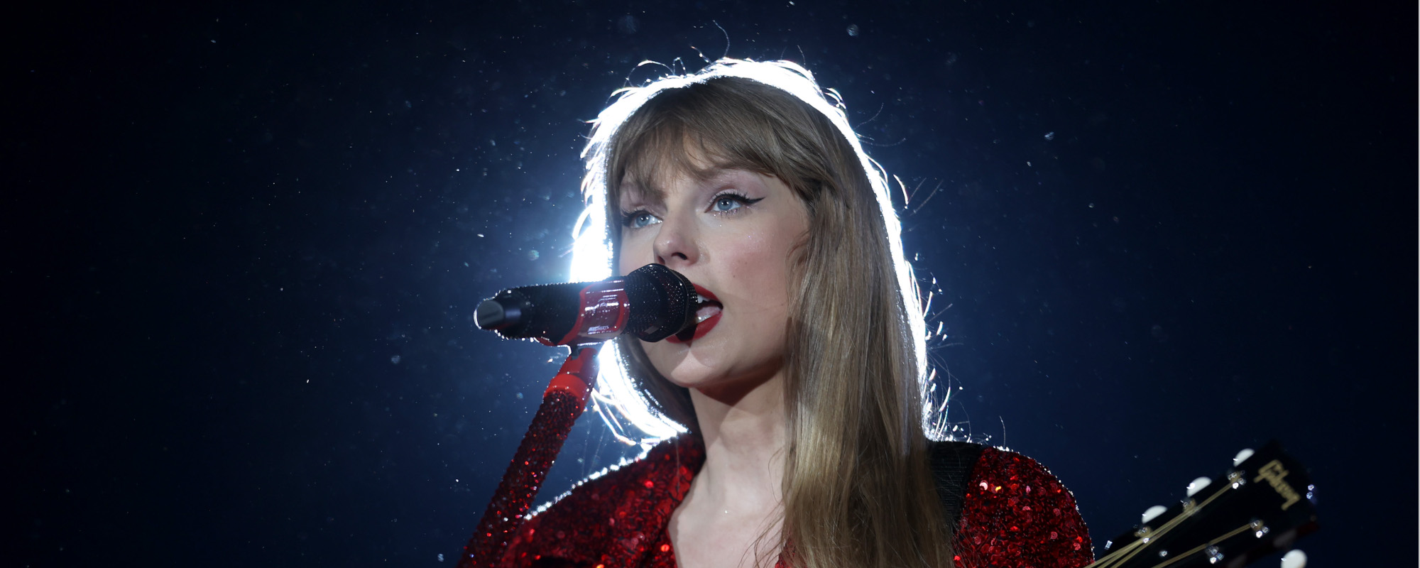 Taylor Swift Defends Fan From Security Guard During “Bad Blood” Performance in Philly