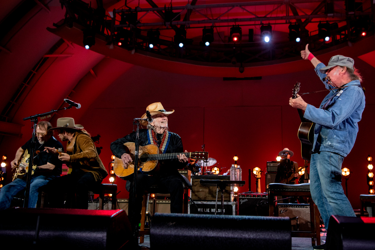 Miranda Lambert, The Lumineers & More Share Their Favorite Memories with Willie Nelson: “He’s So Kind”