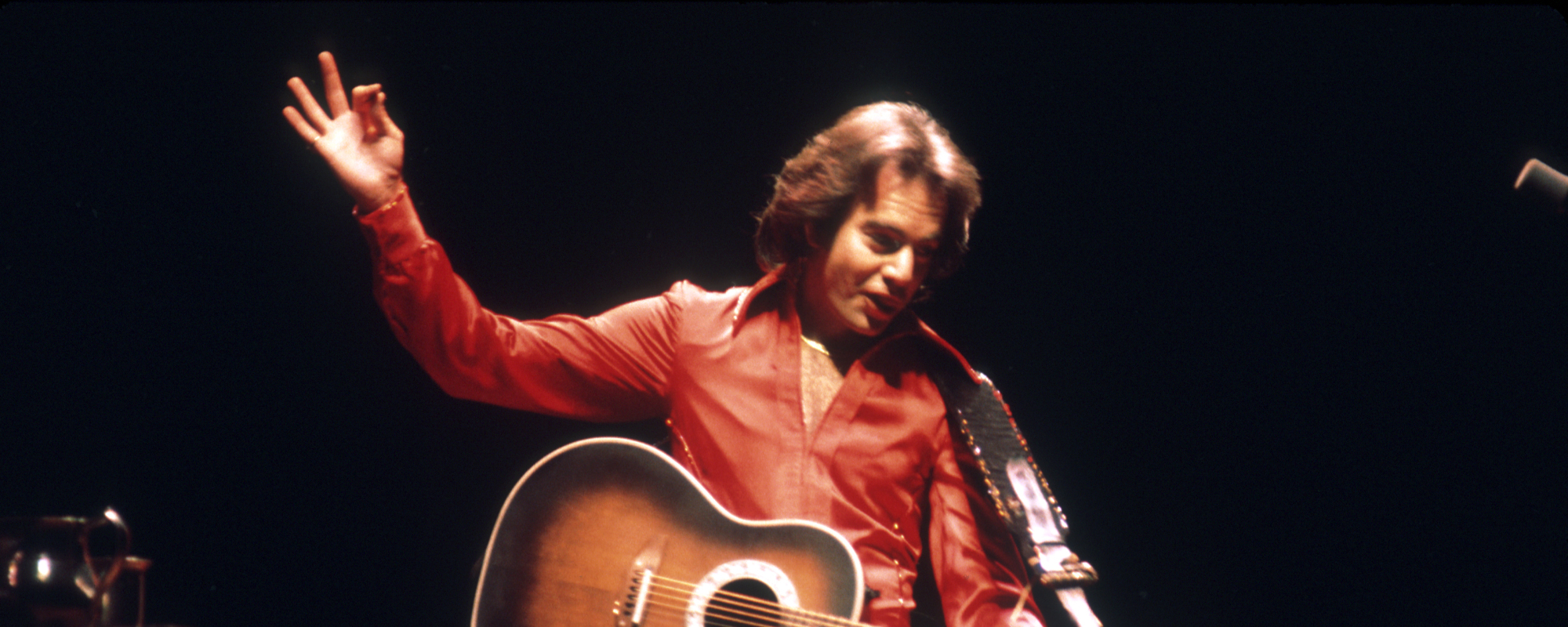 The Meaning Behind Neil Diamond’s Immigrant Anthem, “America”