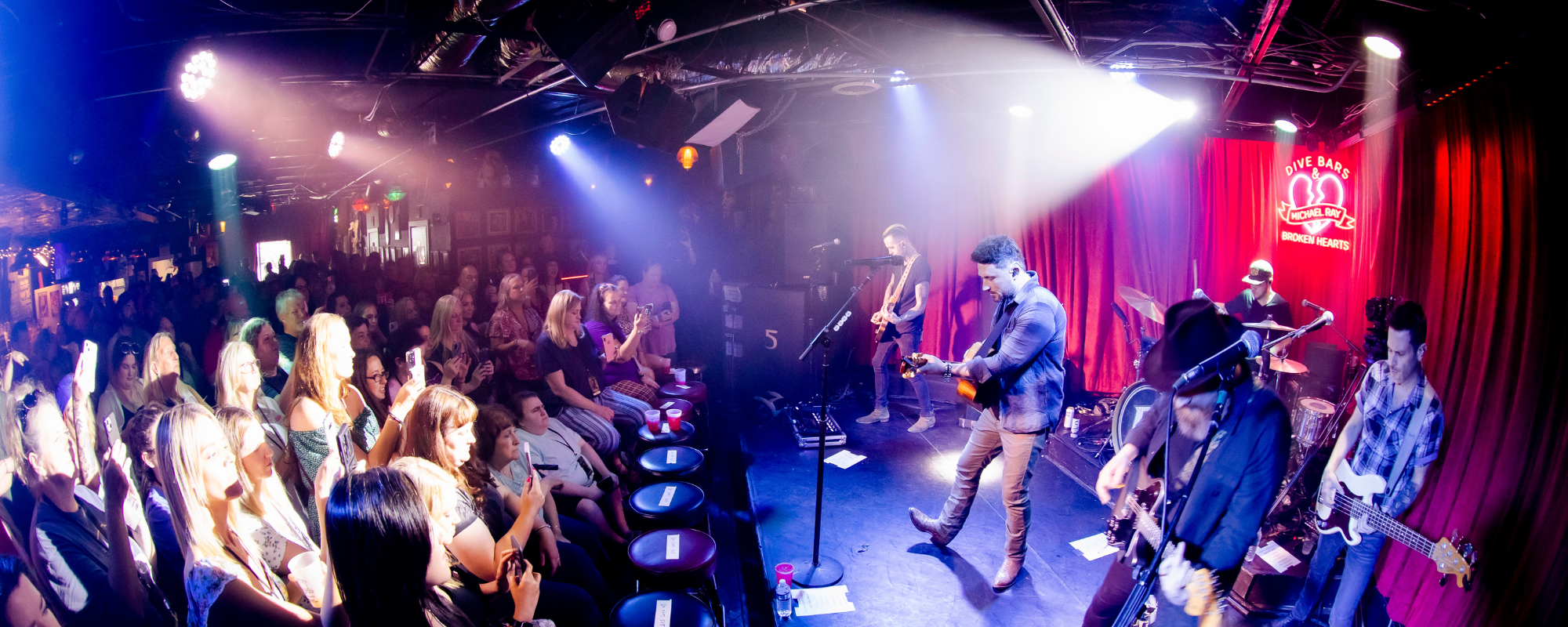 Michael Ray Debuts Forthcoming EP ‘Dive Bars & Broken Hearts’ at CMA Fest