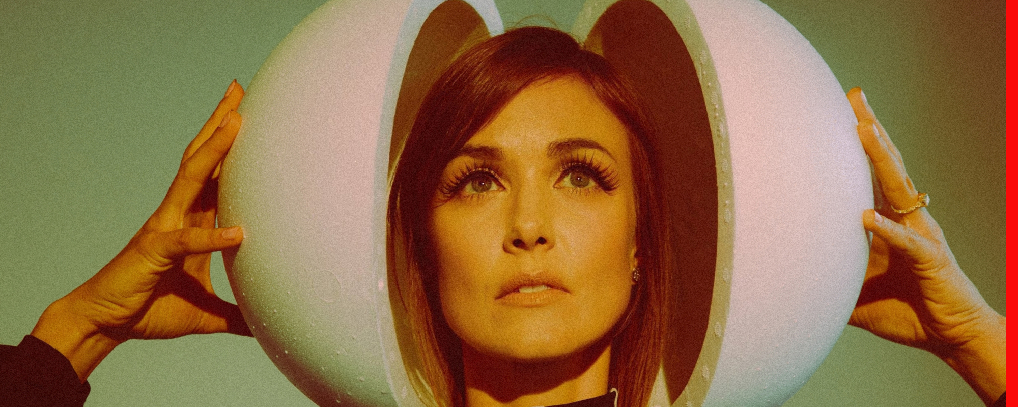 Review: Jill Andrews Reminisces on the Reflective ‘Modern Age’