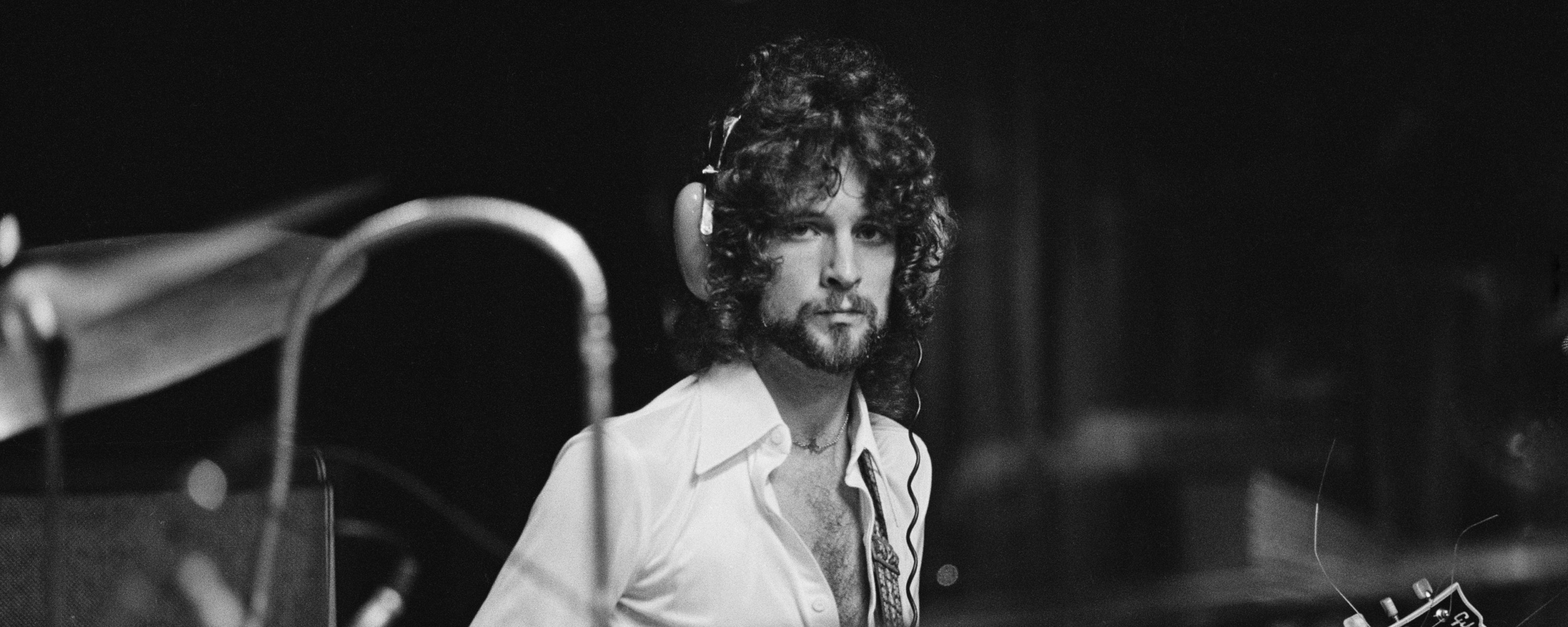 3 Classic Bands That Lindsey Buckingham Dislikes—And Why