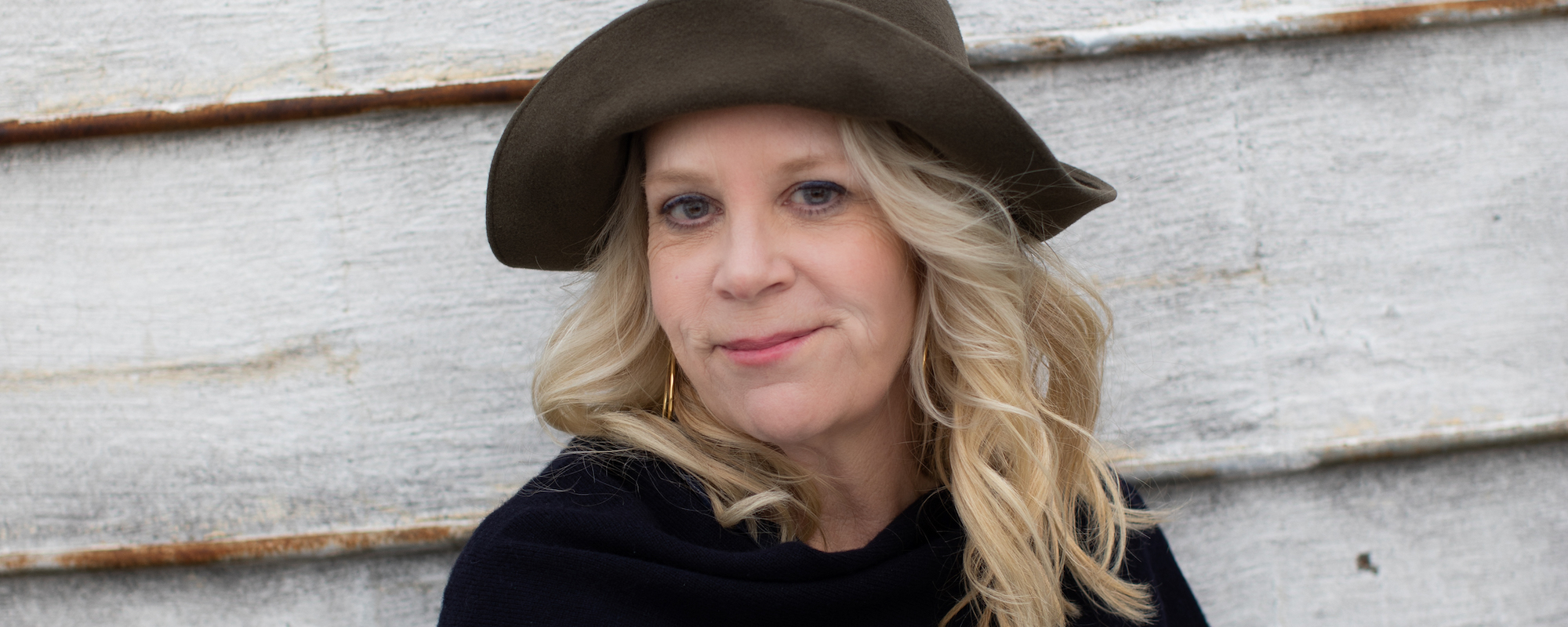 Exclusive: Mary Chapin Carpenter Shares Her ‘Personal History’ and Her ‘Greatest Regret’