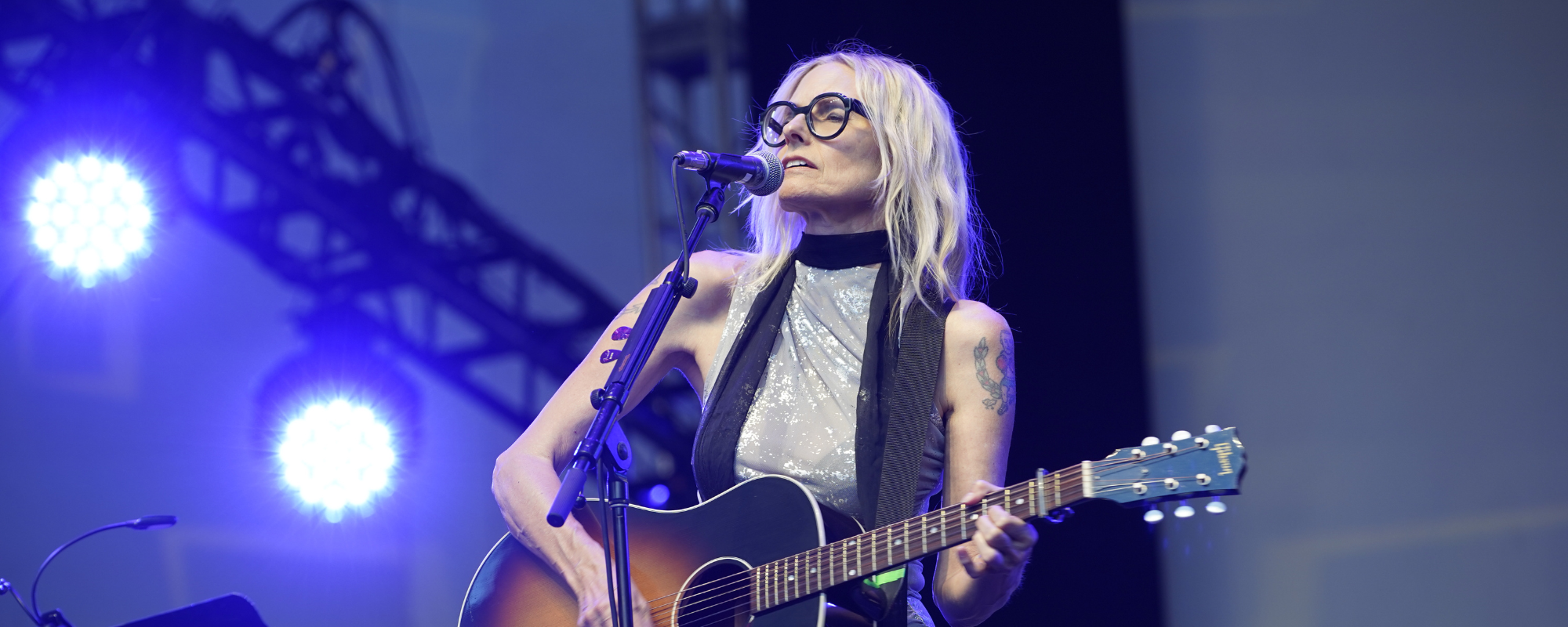 Aimee Mann Tackles Sorrow and Frustration in This 2002 Alt-Rock Track