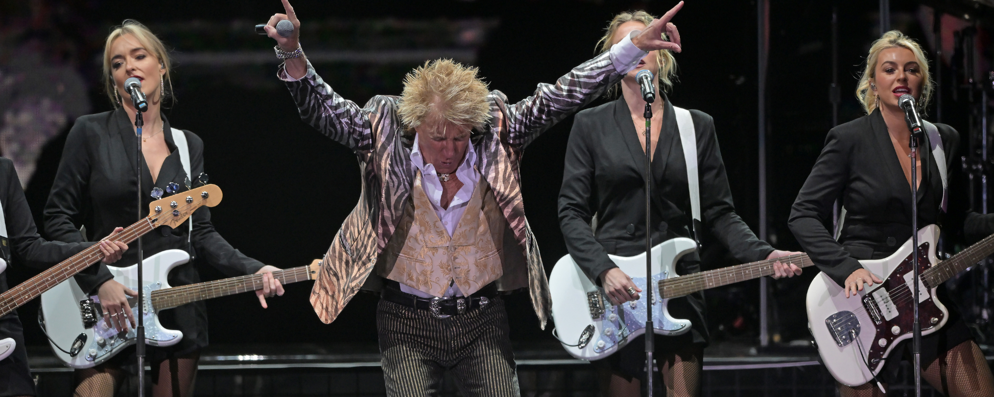 From Folk to Rock to Standard-Setting Standards: 10 Examples of Rod Stewart’s Ability to Cover Dang Near Anything