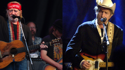 bob dylan and willie nelson performing live onstage