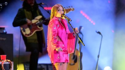 Elle King Performs at New Year's Eve Live: Nashville Big Bash