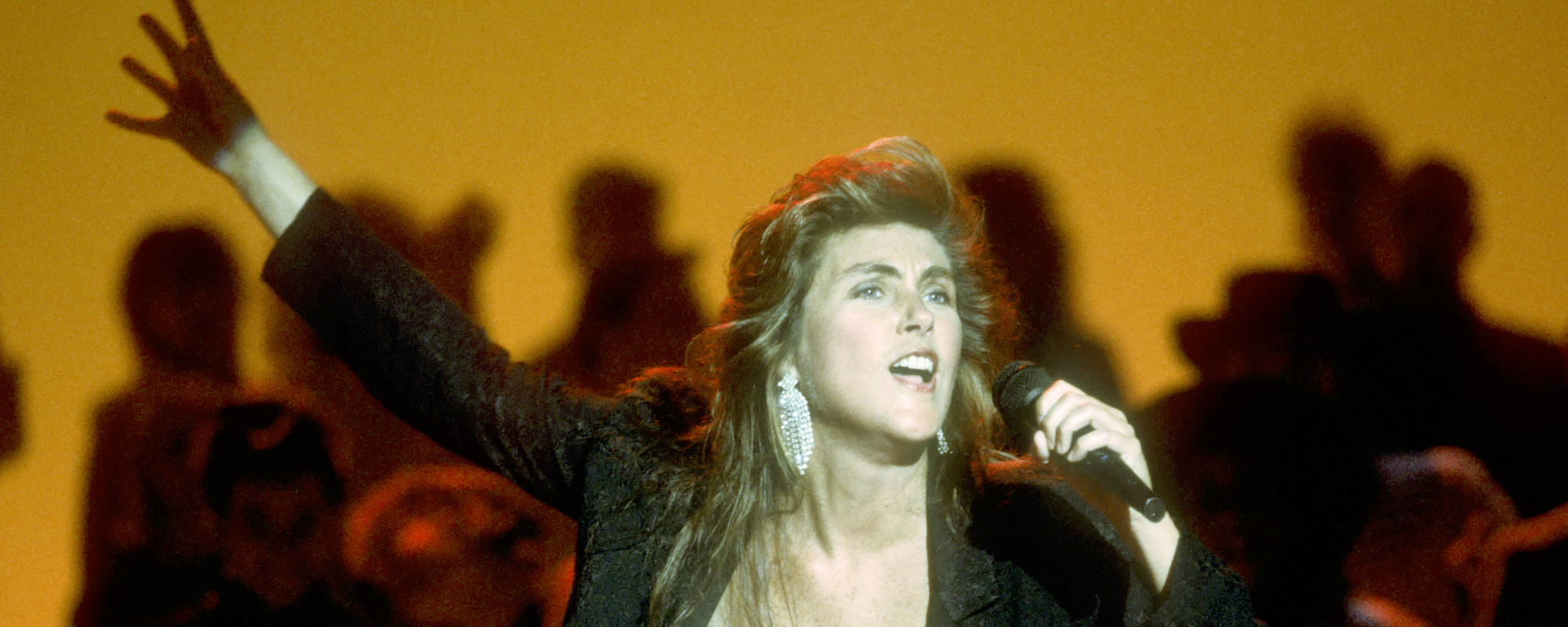 How Laura Branigan Took an Italian Classic and Turned It Into an 80s Post-Disco Hit