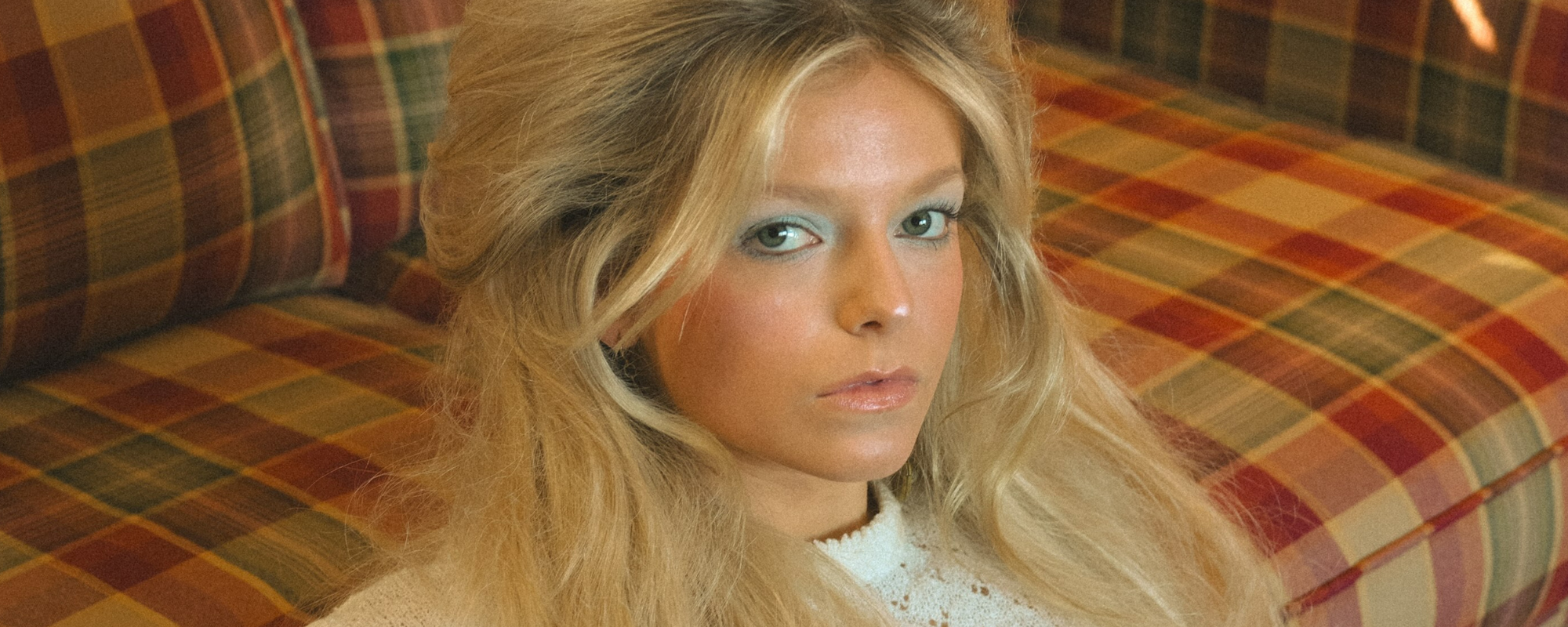 Carter Faith Blossoms on Latest Single, “Late Bloomer”