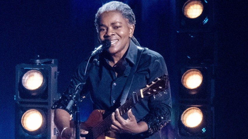 Remembering Tracy Chapman’s Big 1989 Grammy Night as the Singer/Songwriter Turns 60