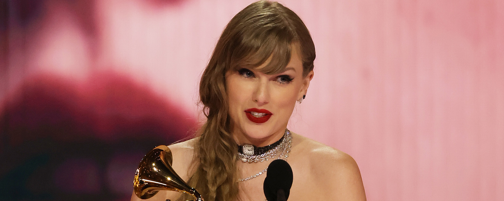 Travis Kelce Became a “Different Man” After Dating Taylor Swift, Says Chiefs Coach