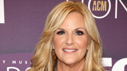 Ronnie Dunn Joins Trisha Yearwood for Powerhouse Duet to Celebrate Her ACL Hall of Fame Induction