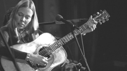 Dissecting Joni Mitchell’s Curious Description of Her Writing Style