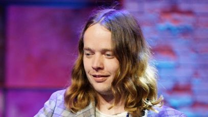 Billy Strings Tips His Hat to the Late Dickey Betts With "Ramblin' Man" Performance